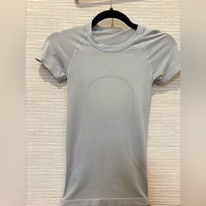 Powder blue Swiftly tech short-sleeve shirt 2.0, Size 0. Excellent condition.